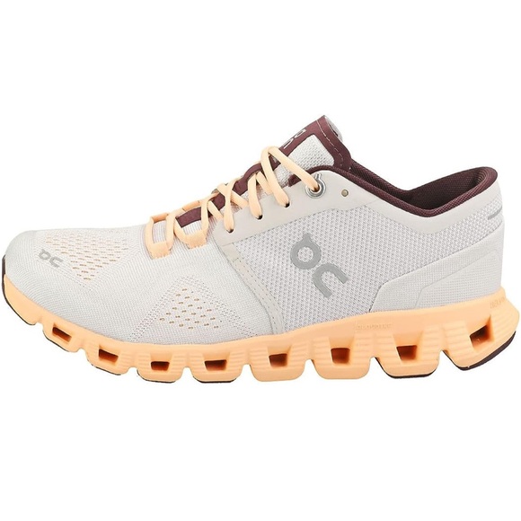 oncloud running shoe - Picture 2 of 6